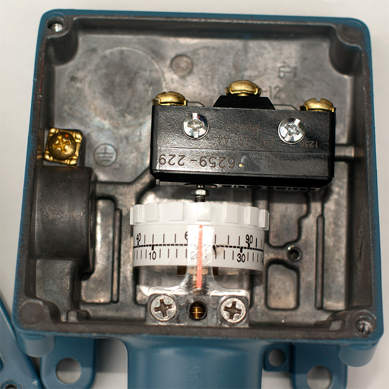 Ambient Sensing Thermostat NEMA 4X - Image 3