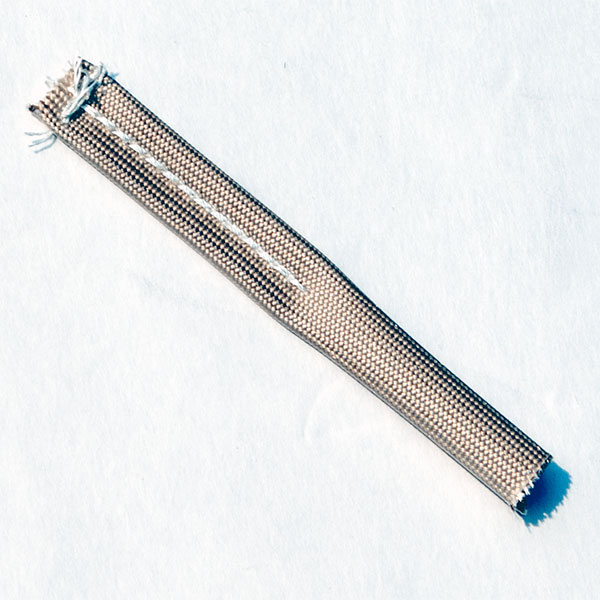 Constant wattage heating cable lead pouch